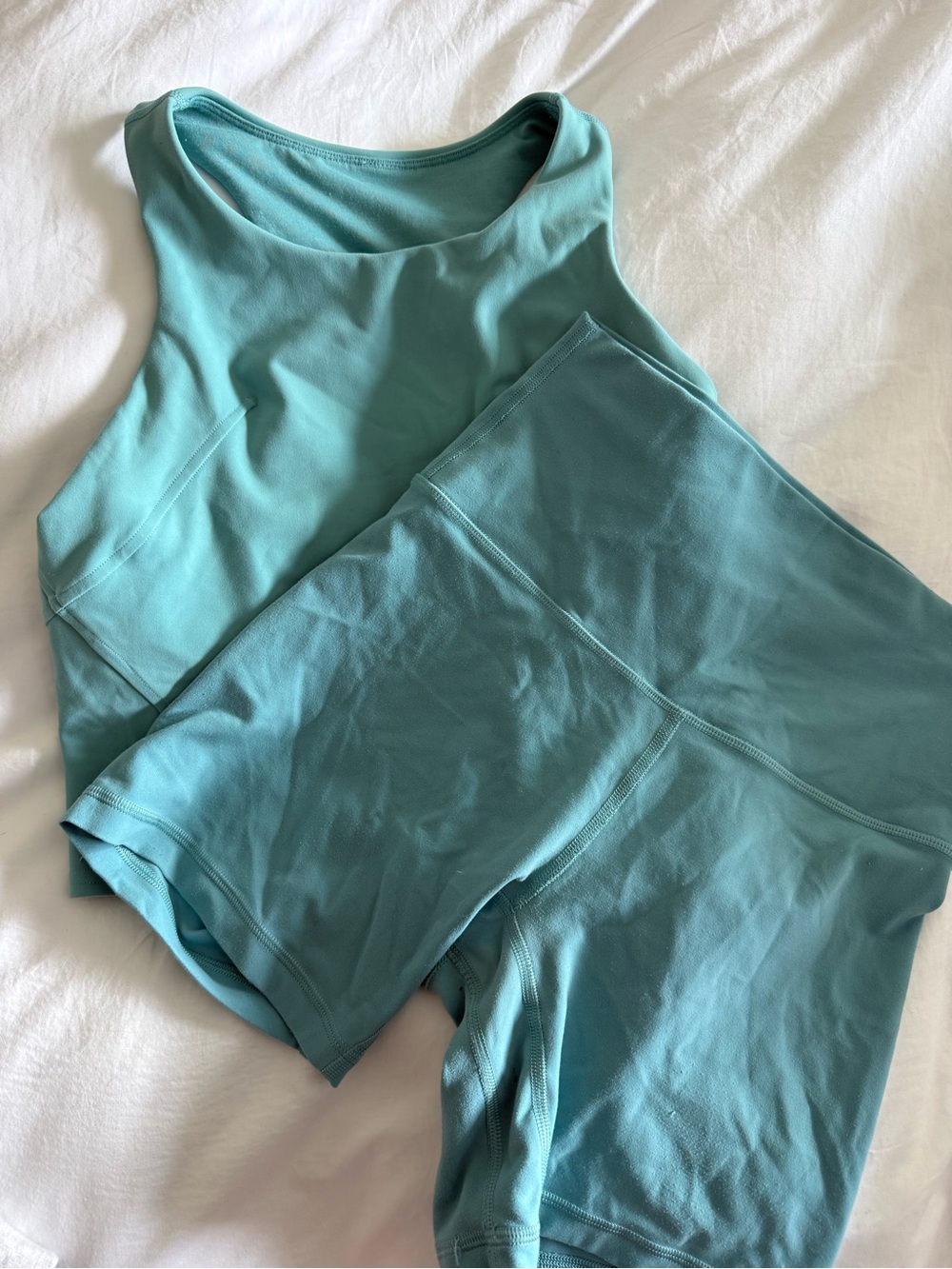 Lulu lemon sz 4 Teal Active Tank and Bike Short Set
